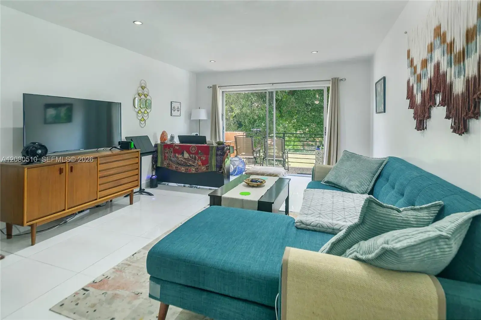 1 bedroom 1 bath Residential Lease for rent at 365 NE 125th St # 216, North Miami FL 33161