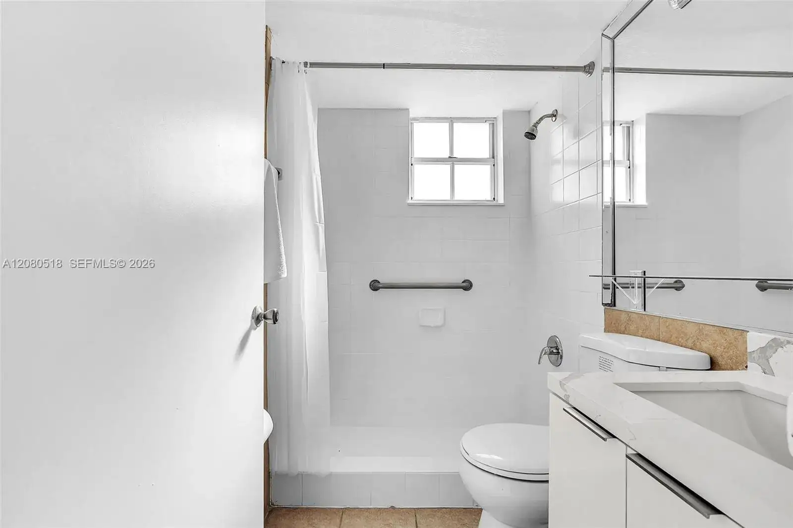 3 bedroom 2 bath Residential Lease for rent at 199 SW 12th Ave # 313E, Miami FL 33130
