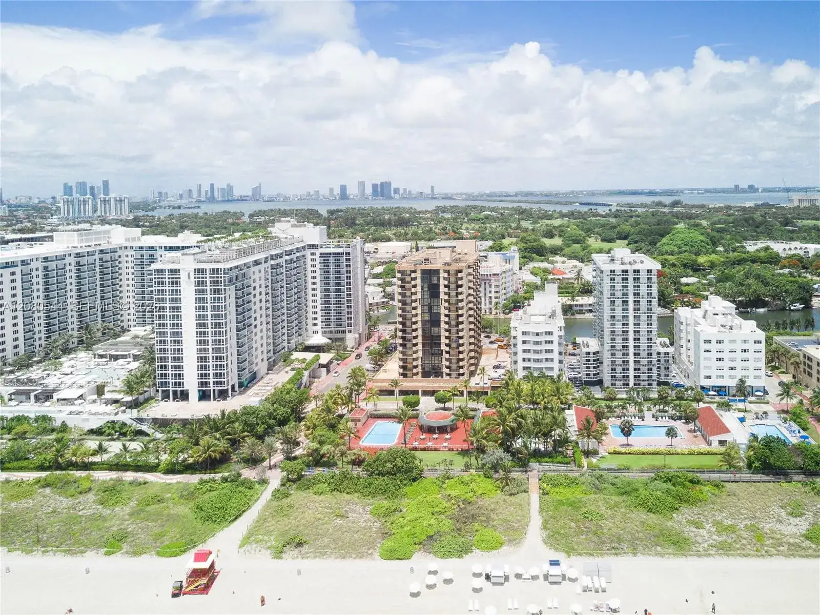1 bedroom 1 bath Residential Lease for rent at 2401 Collins Ave # 712, Miami Beach FL 33140