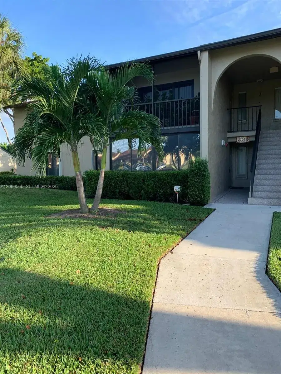 3 bedroom 2 bath Residential for sale at 702 Sunny Pine Way # A1, Green Acres FL 33415