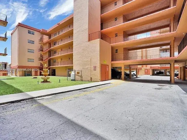 2 bedroom 1 bath Residential Lease for rent at 1850 W 56th St # 2305, Hialeah FL 33012