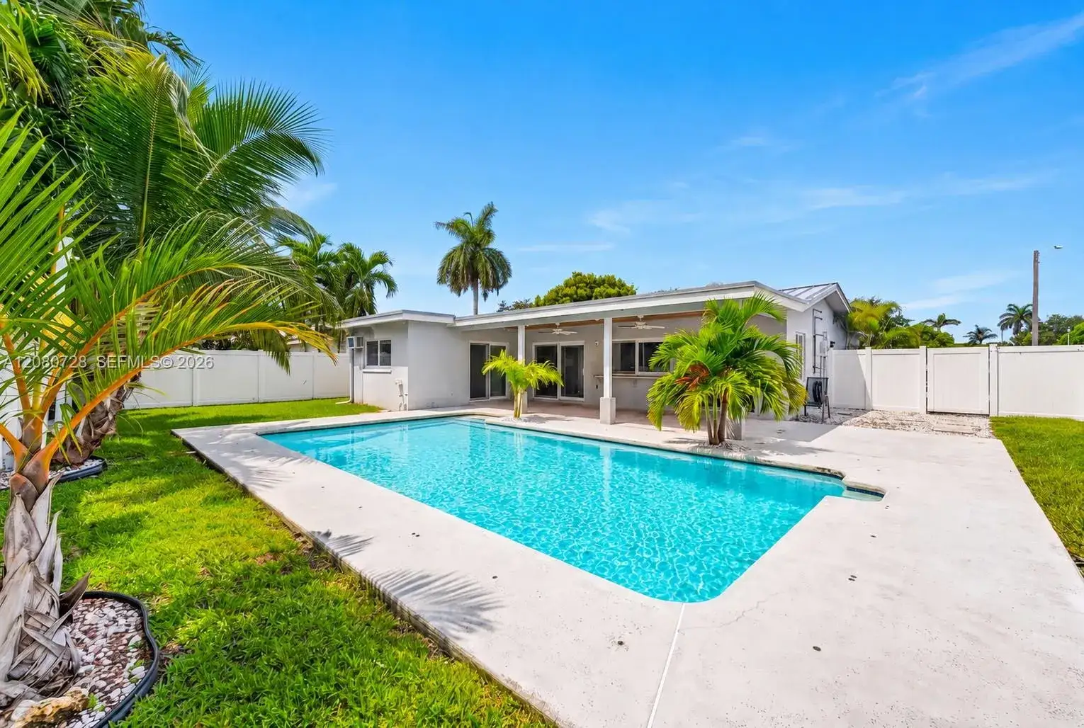 2 bedroom 2 bath Residential for sale at 4490 NW 19th Way, Oakland Park FL 33309