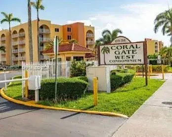 2 bedroom 1 bath Residential Lease for rent at 6970 NW 186th St # 505, Hialeah FL 33015