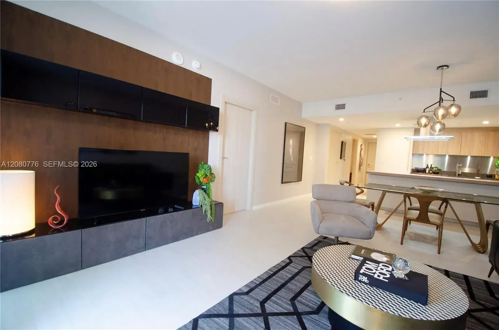 2 bedroom 2 bath Residential Lease for rent at 1000 Brickell Plz # 4207, Miami FL 33131