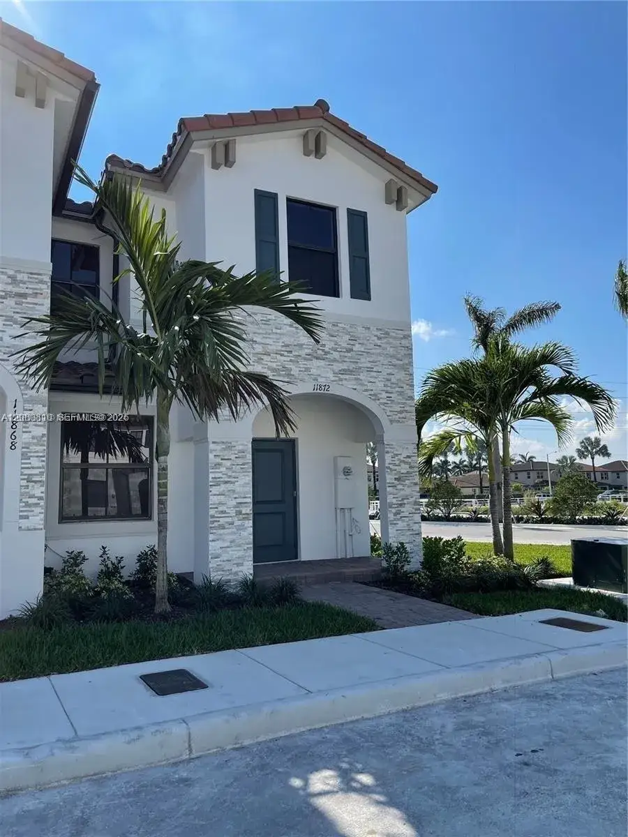 3 bedroom 2 bath Residential for sale at 11872 SW 247th Ter, Homestead FL 33032