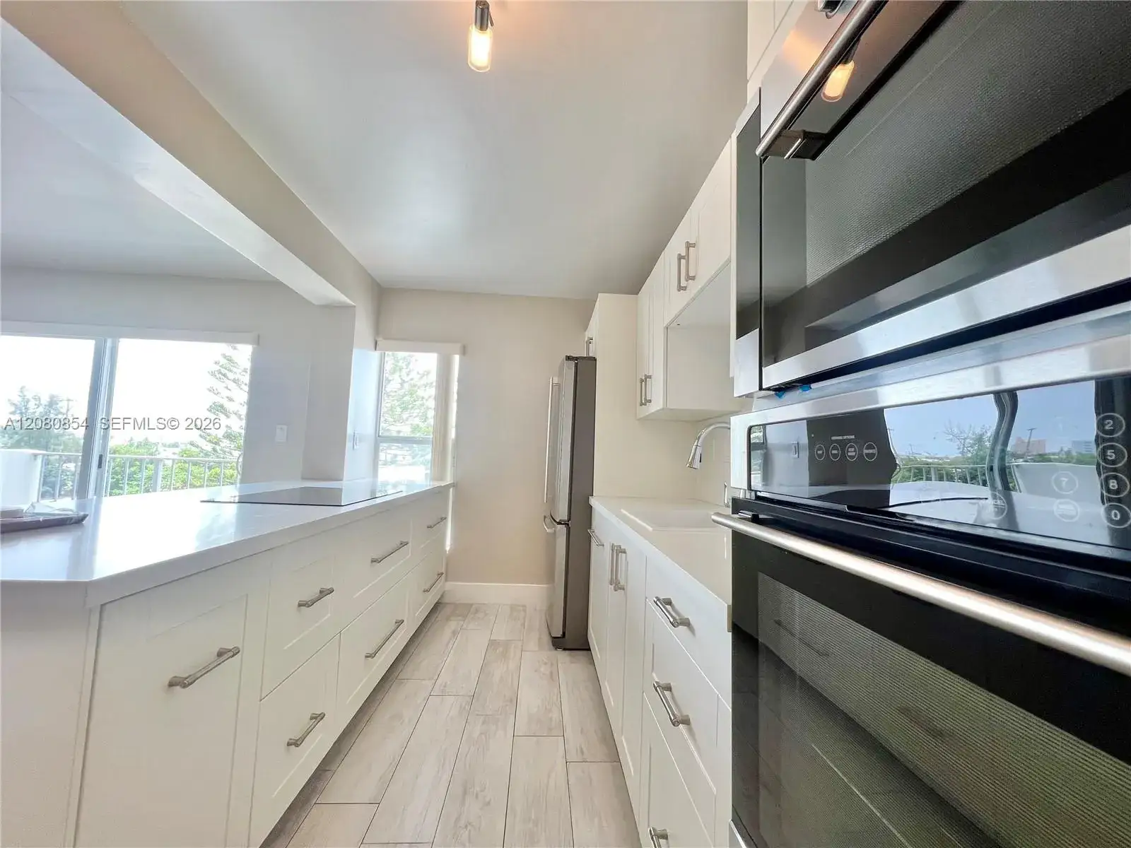 1 bedroom 2 bath Residential Lease for rent at 1300 Alton Rd # 6C, Miami Beach FL 33139