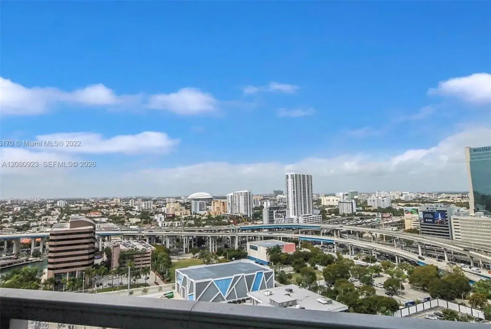 1 bedroom 1 bath Residential Lease for rent at 90 SW 3rd St # 2210, Miami FL 33130