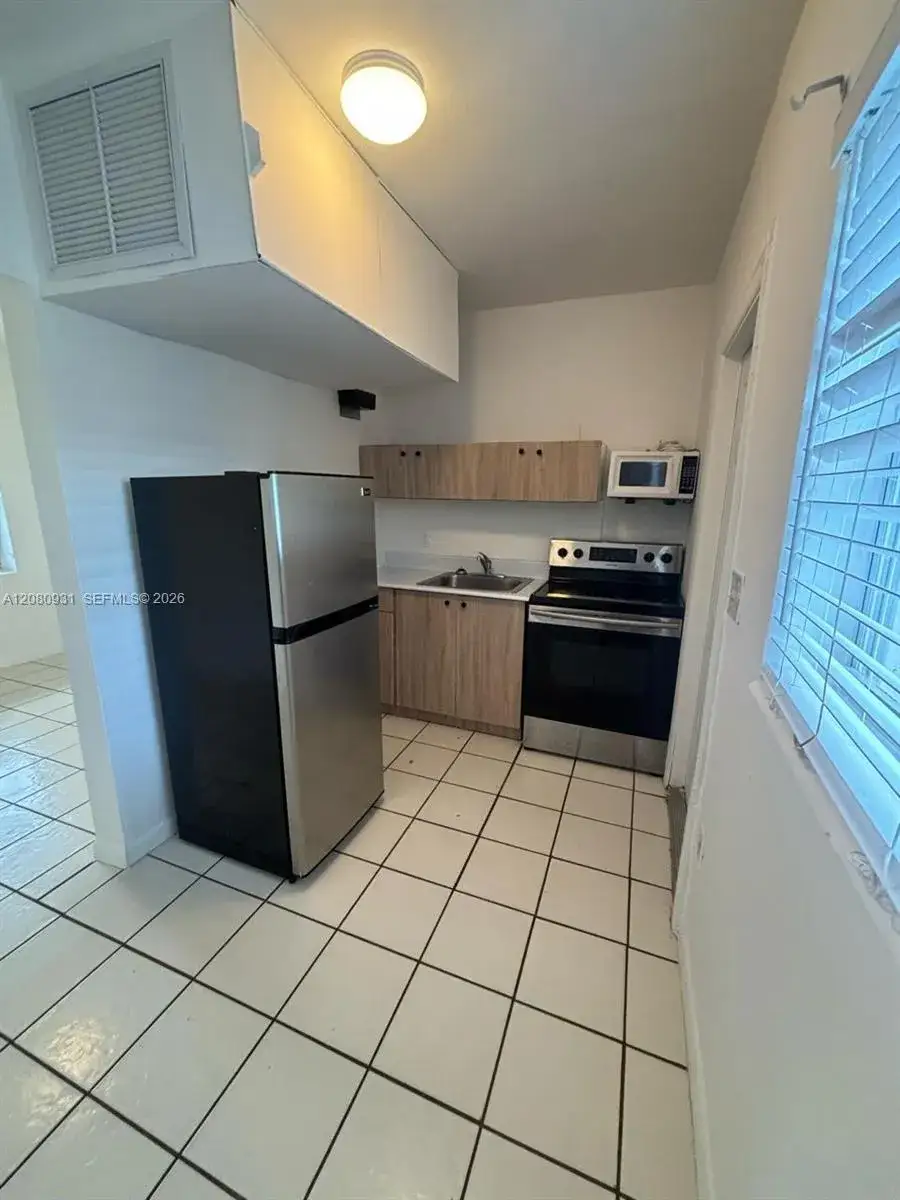 1 bedroom 1 bath Residential Lease for rent at 1987 NW 56th St # 0, Miami FL 33142