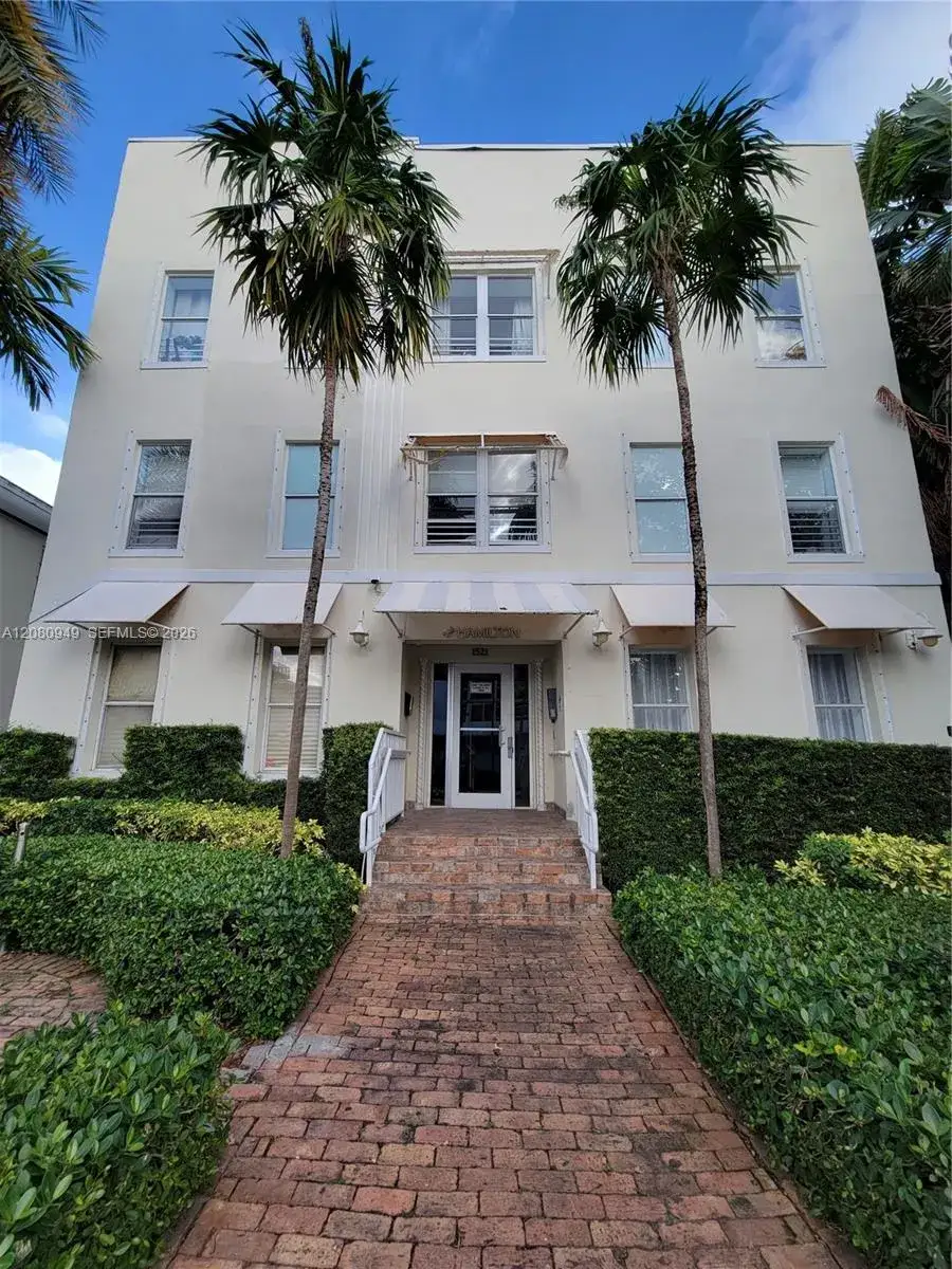 1 bedroom 1 bath Residential Lease for rent at 1521 Lenox Ave # 105, Miami Beach FL 33139