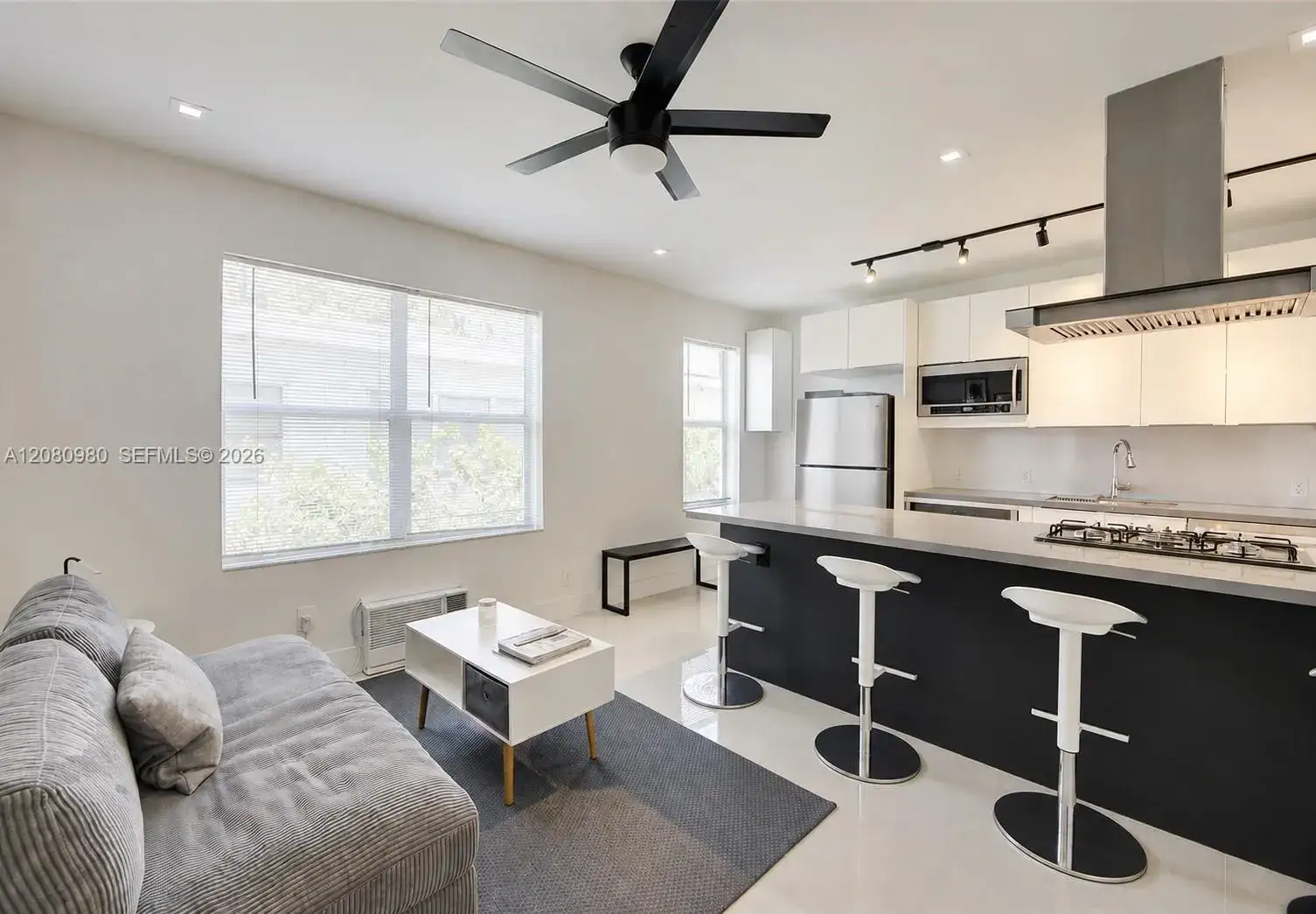 1 bedroom 1 bath Residential Lease for rent at 1618 Michigan Ave # 26, Miami Beach FL 33139