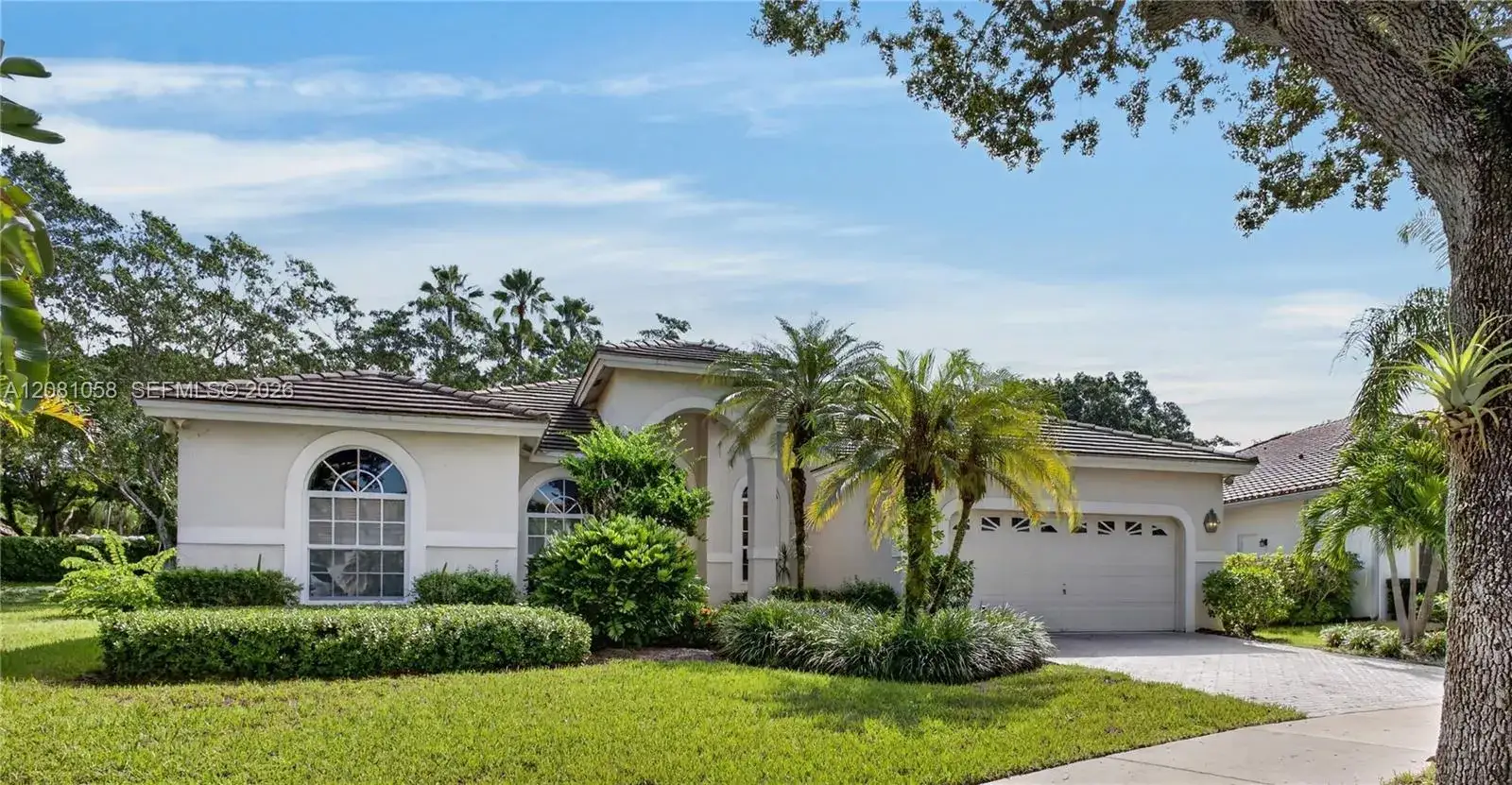 4 bedroom 2 bath Residential for sale at 3098 Lakewood Cir, Weston FL 33332