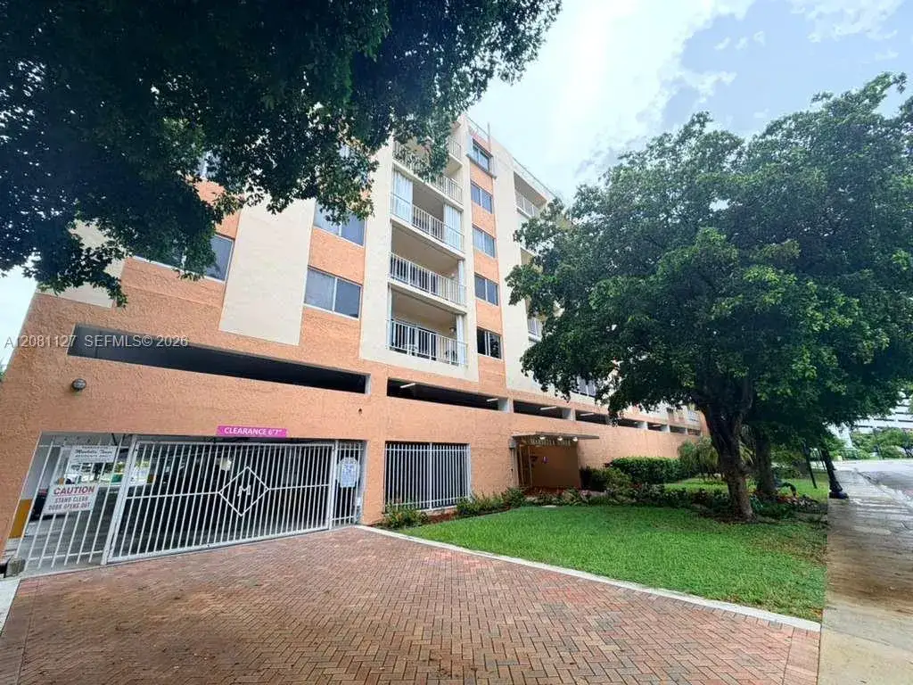 1 bedroom 1 bath Residential Lease for rent at 200 178th Dr # 606, Sunny Isles Beach FL 33160