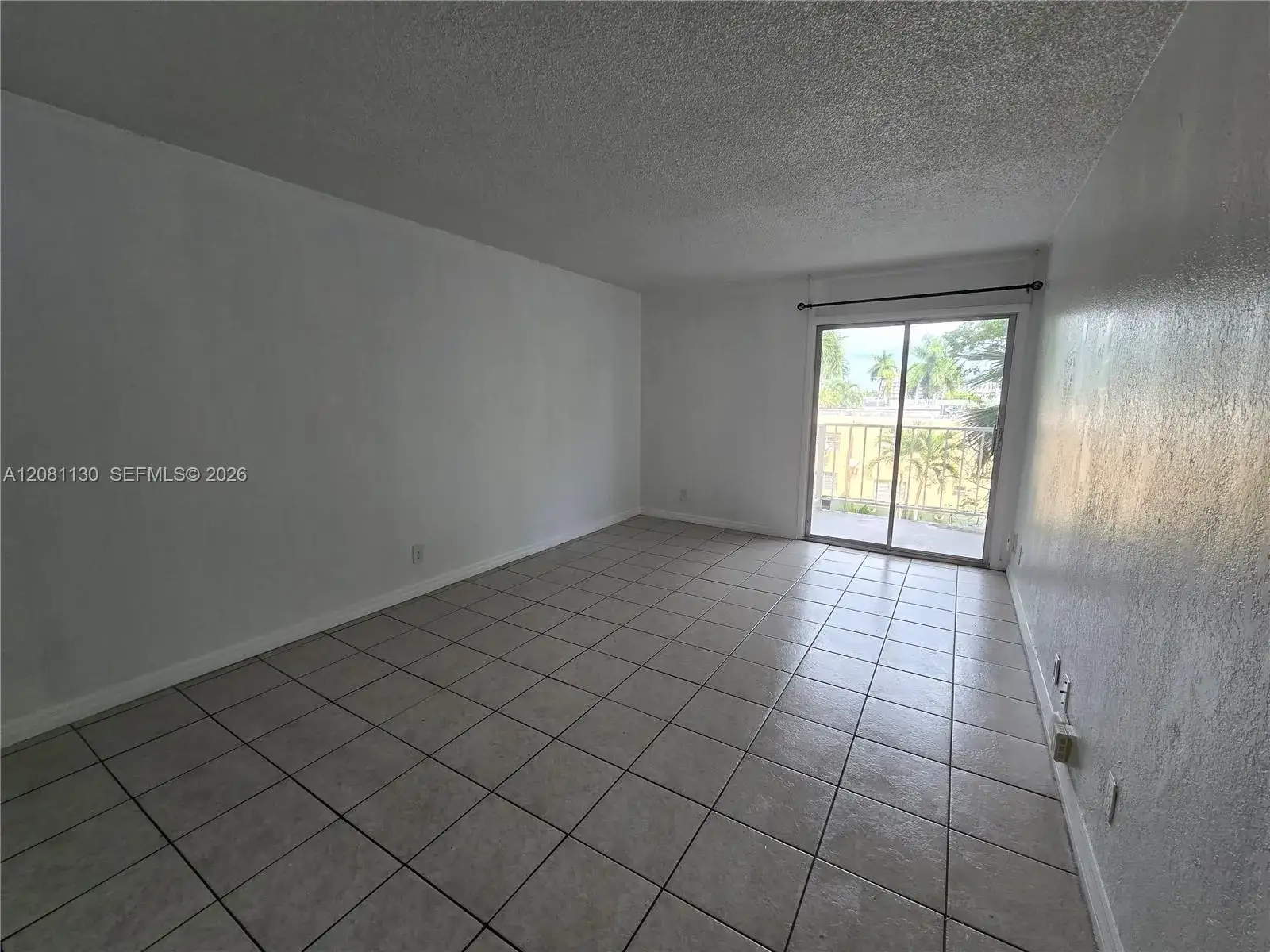 1 bedroom 1 bath Residential Lease for rent at 4550 NW 9th St # 310E, Miami FL 33126