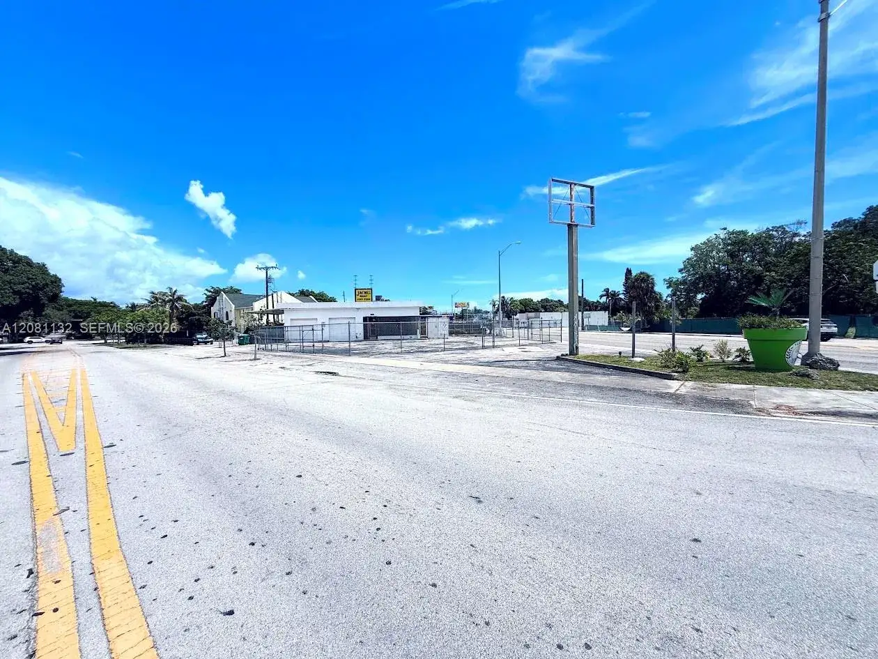 Commercial Sale for sale at 11815 NE 2nd Ave, Miami FL 33161