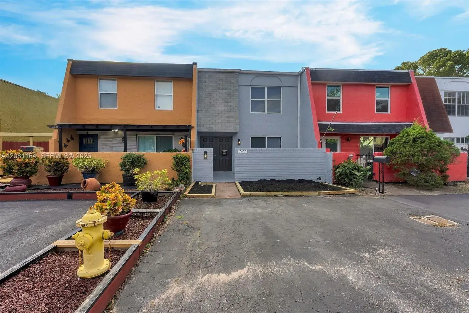 2 bedroom 2 bath Residential for sale at 7402 NW 75th St, Tamarac FL 33321