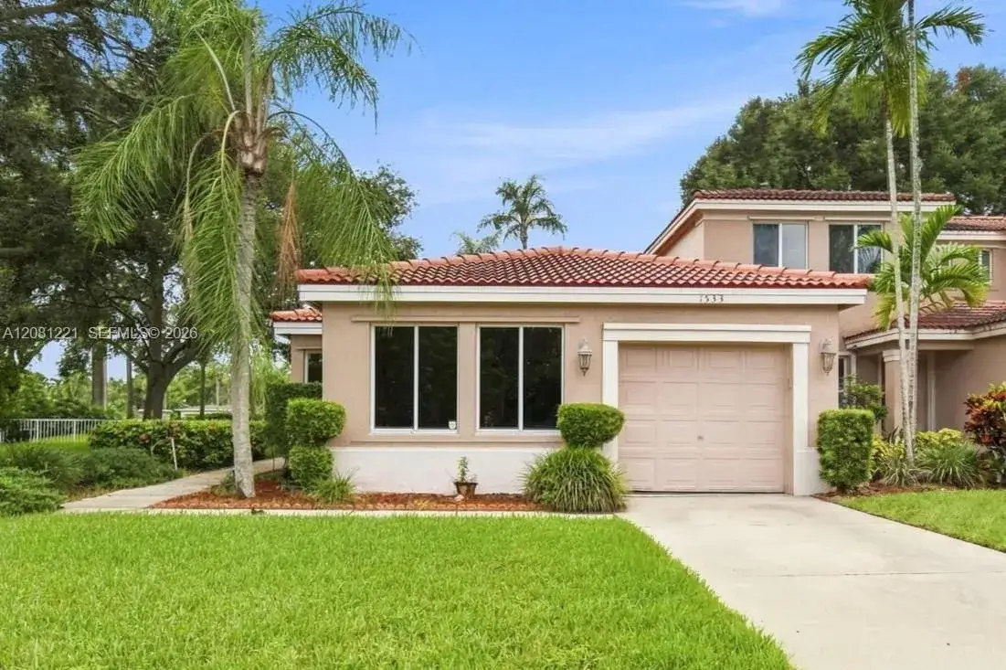 3 bedroom 2 bath Residential for sale at 1533 W Harmony Lake Cir, Davie FL 33324