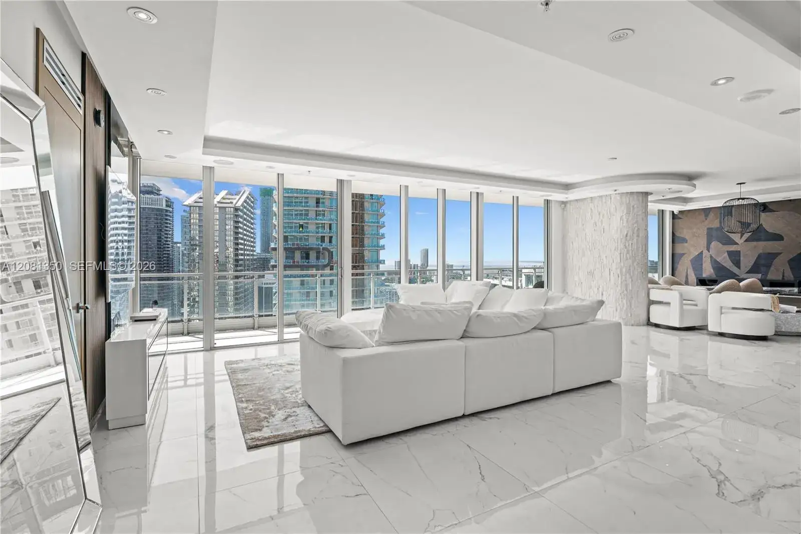 3 bedroom 3 bath Residential for sale at 92 SW 3rd St # 04, Miami FL 33130