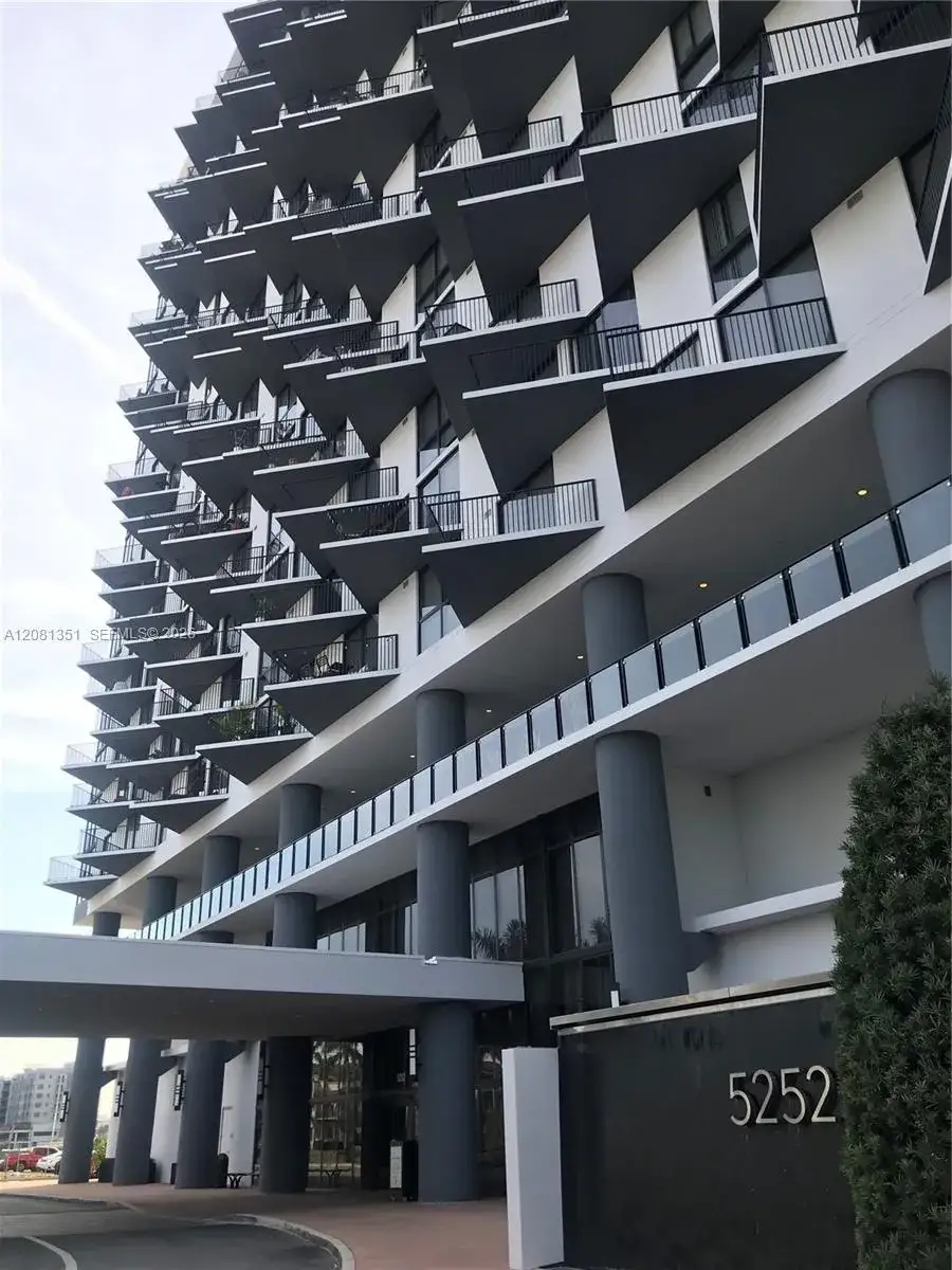 2 bedroom 2 bath Residential Lease for rent at 5252 NW 85th Ave # 1409, Doral FL 33166