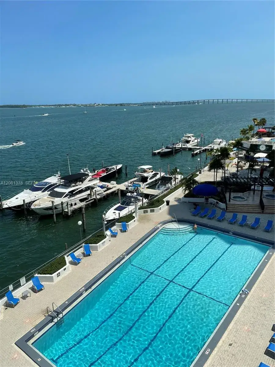 2 bedroom 2 bath Residential for sale at 801 Brickell Bay Dr # 767, Miami FL 33131