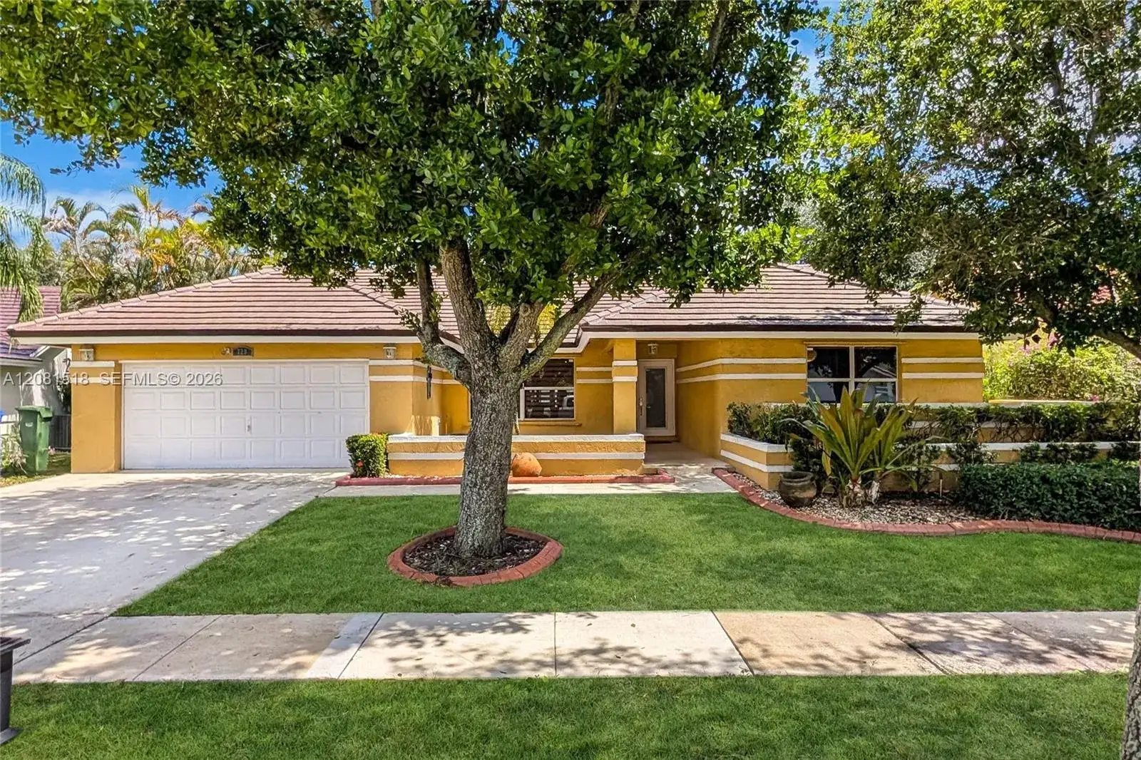 729 NW 161st Ave, Pembroke Pines FL 33028