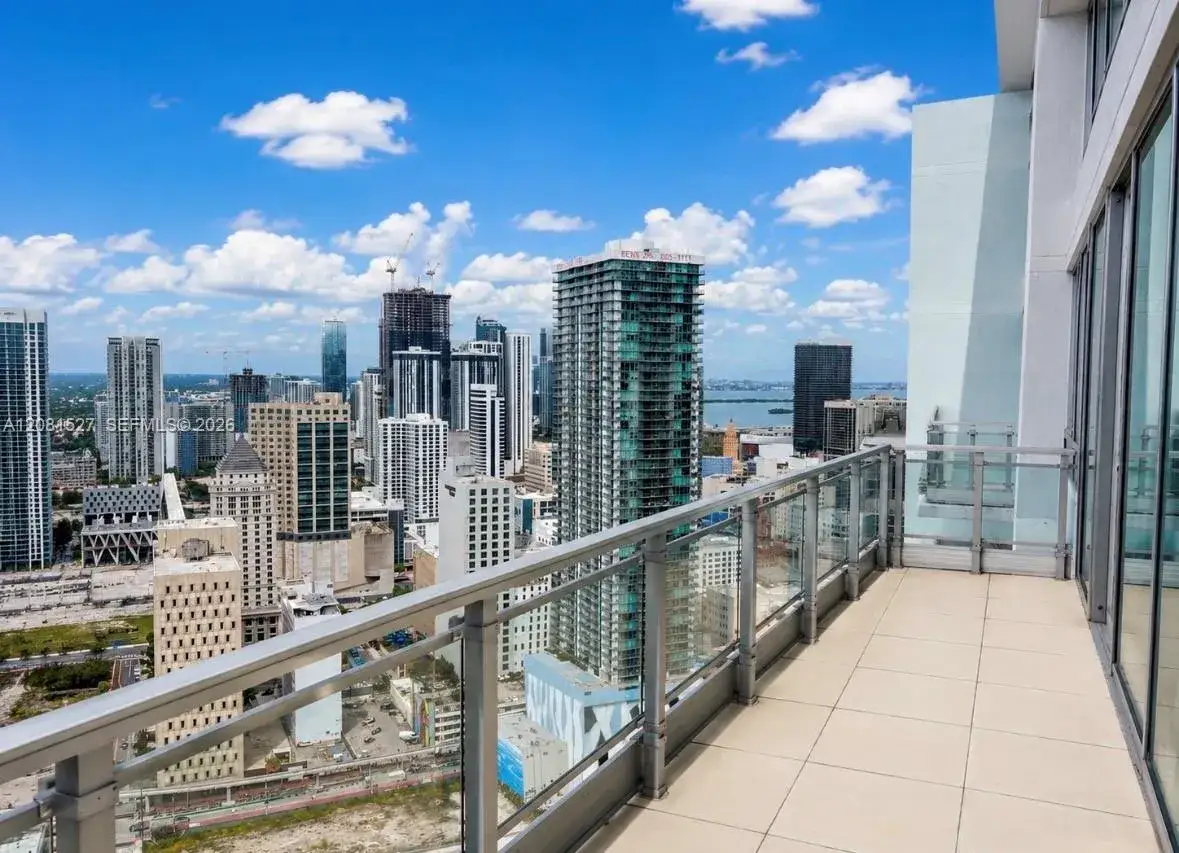2 bedroom 2 bath Residential Lease for rent at 90 SW 3rd St, Miami FL 33130