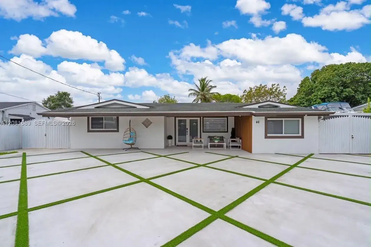 4 bedroom 4 bath Residential Lease for rent at 46 NE 164th St # 0, Miami FL 33162