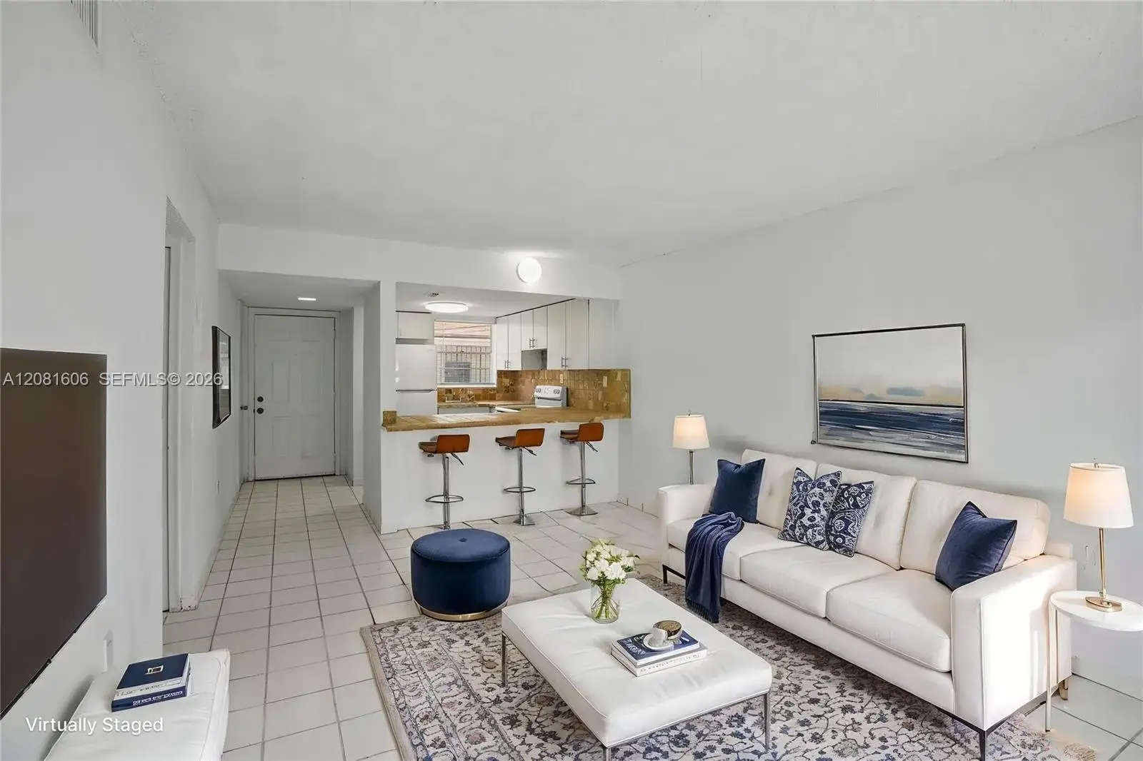 2 bedroom 1 bath Residential Lease for rent at 461 SW 7th St # 4, Miami FL 33130