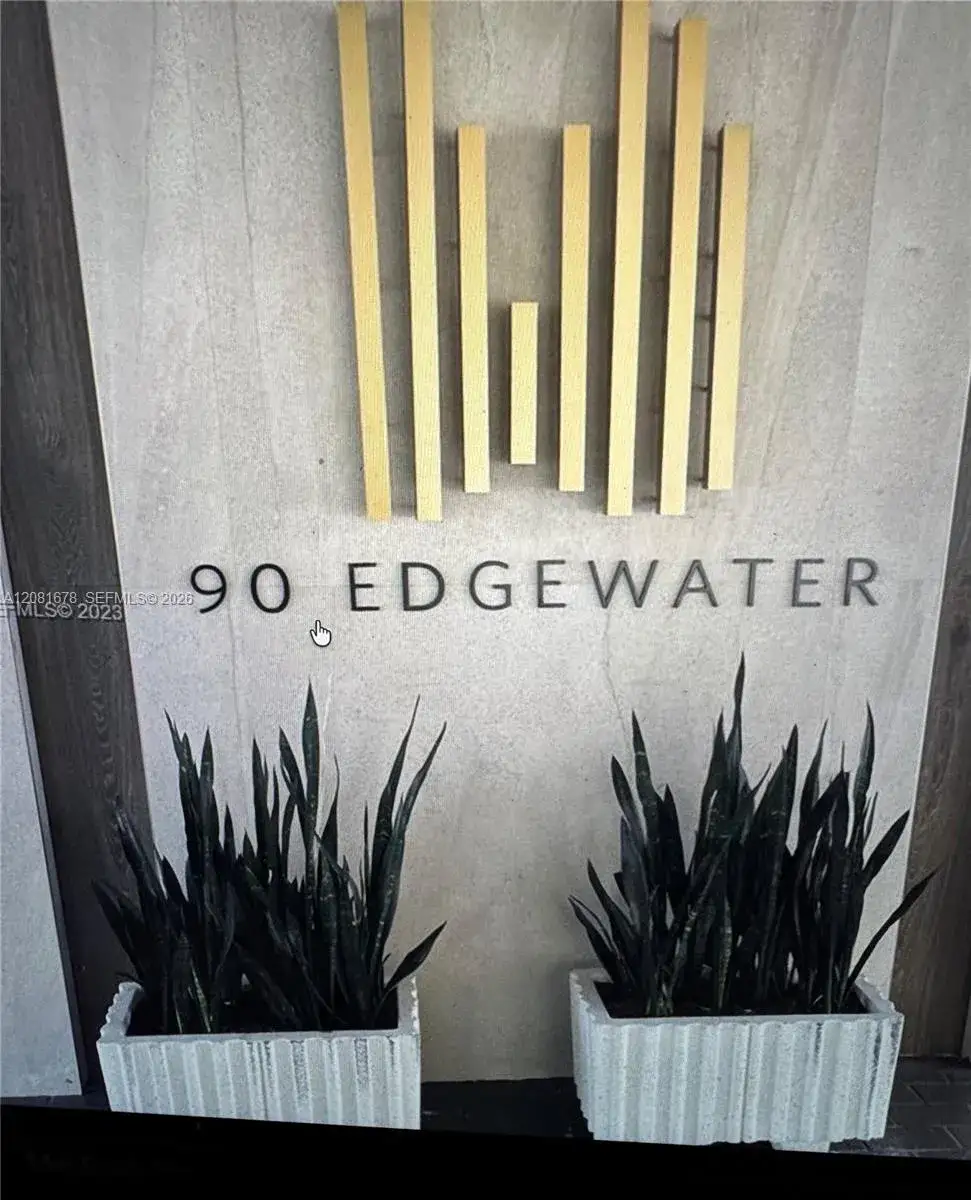 90 Edgewater Dr # 121, Coral Gables FL 33133