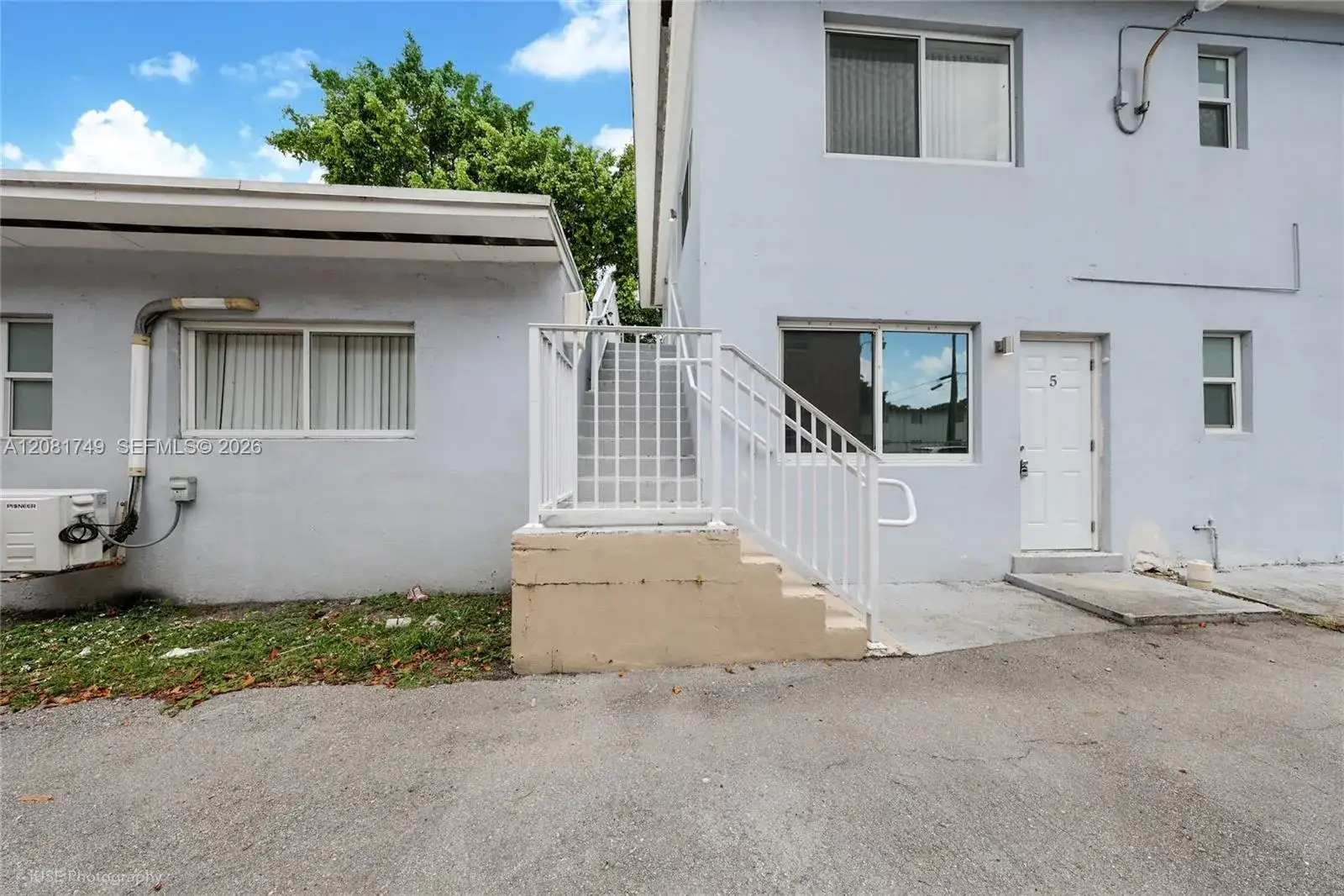 1 bedroom 1 bath Residential Lease for rent at 1145 NW 3rd St # 3, Miami FL 33128
