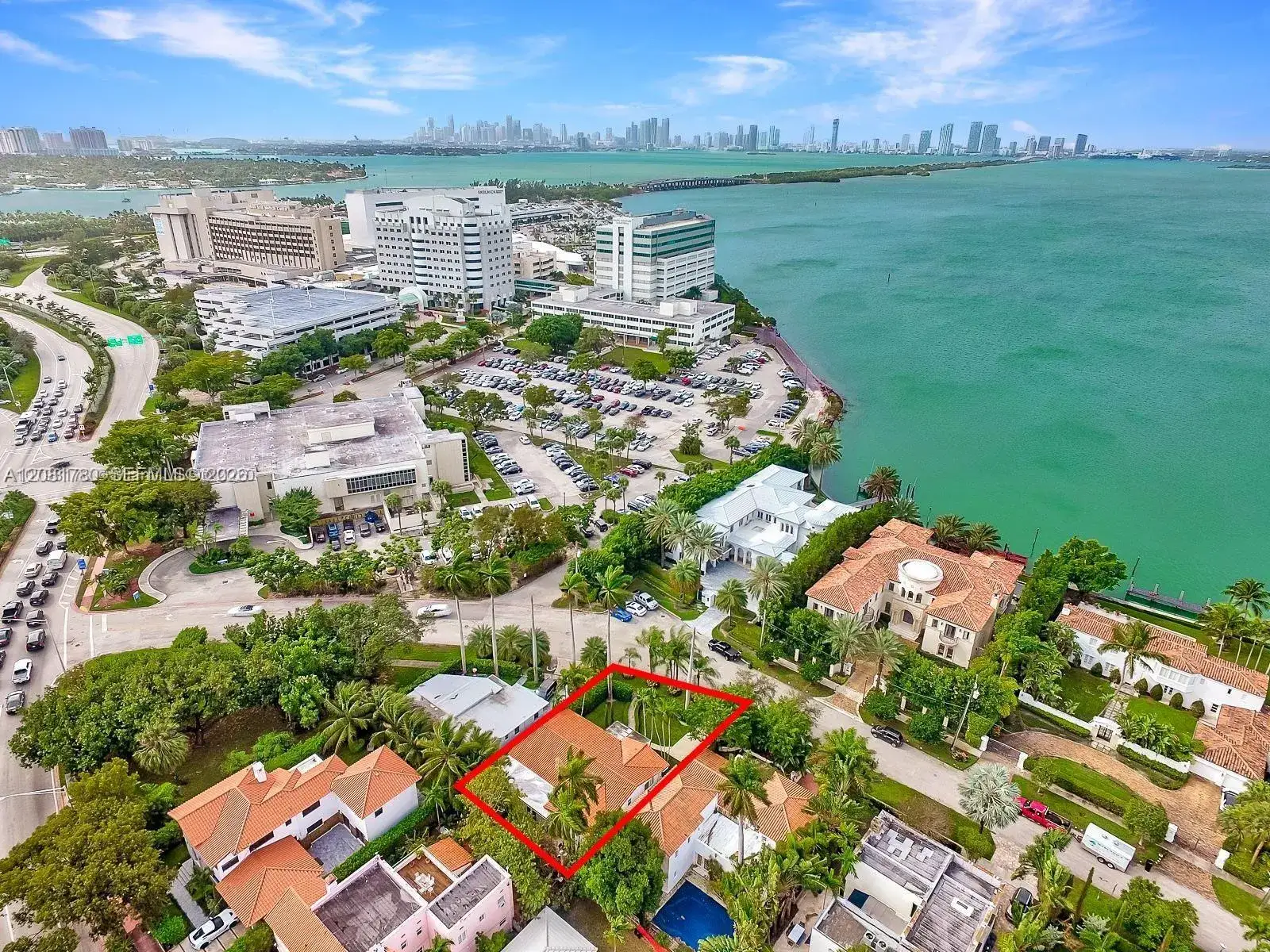 3 bedroom 2 bath Residential for sale at 4323 N Bay Rd, Miami Beach FL 33140