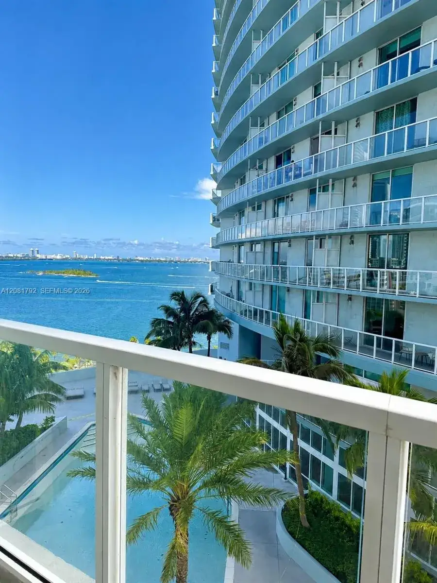 1 bedroom 1 bath Residential Lease for rent at 1900 N Bayshore Dr # 1517, Miami FL 33132