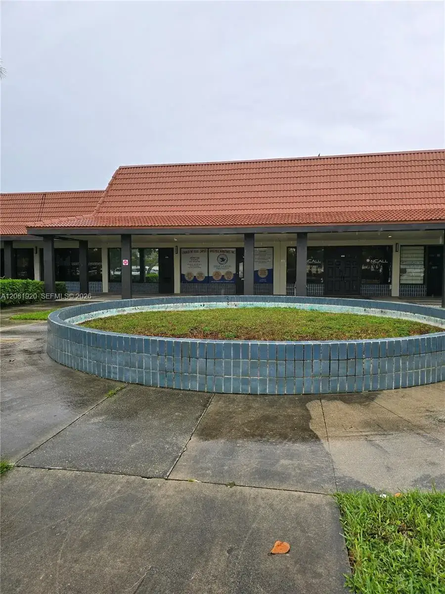 Commercial Sale for sale at 4448 Inverrary Blvd # M, Lauderhill FL 33319