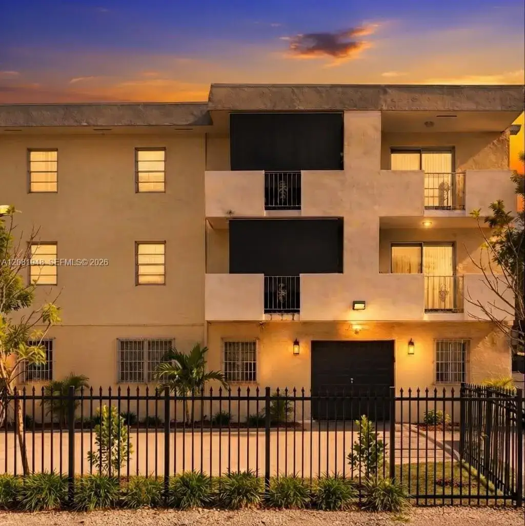 2 bedroom 1 bath Residential Lease for rent at 2725 W Okeechobee Rd # 5, Hialeah FL 33010
