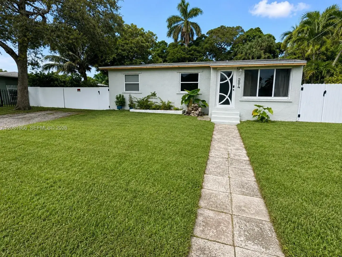 3 bedroom 2 bath Residential for sale at 204 SW 7th Ave, Hallandale Beach FL 33009