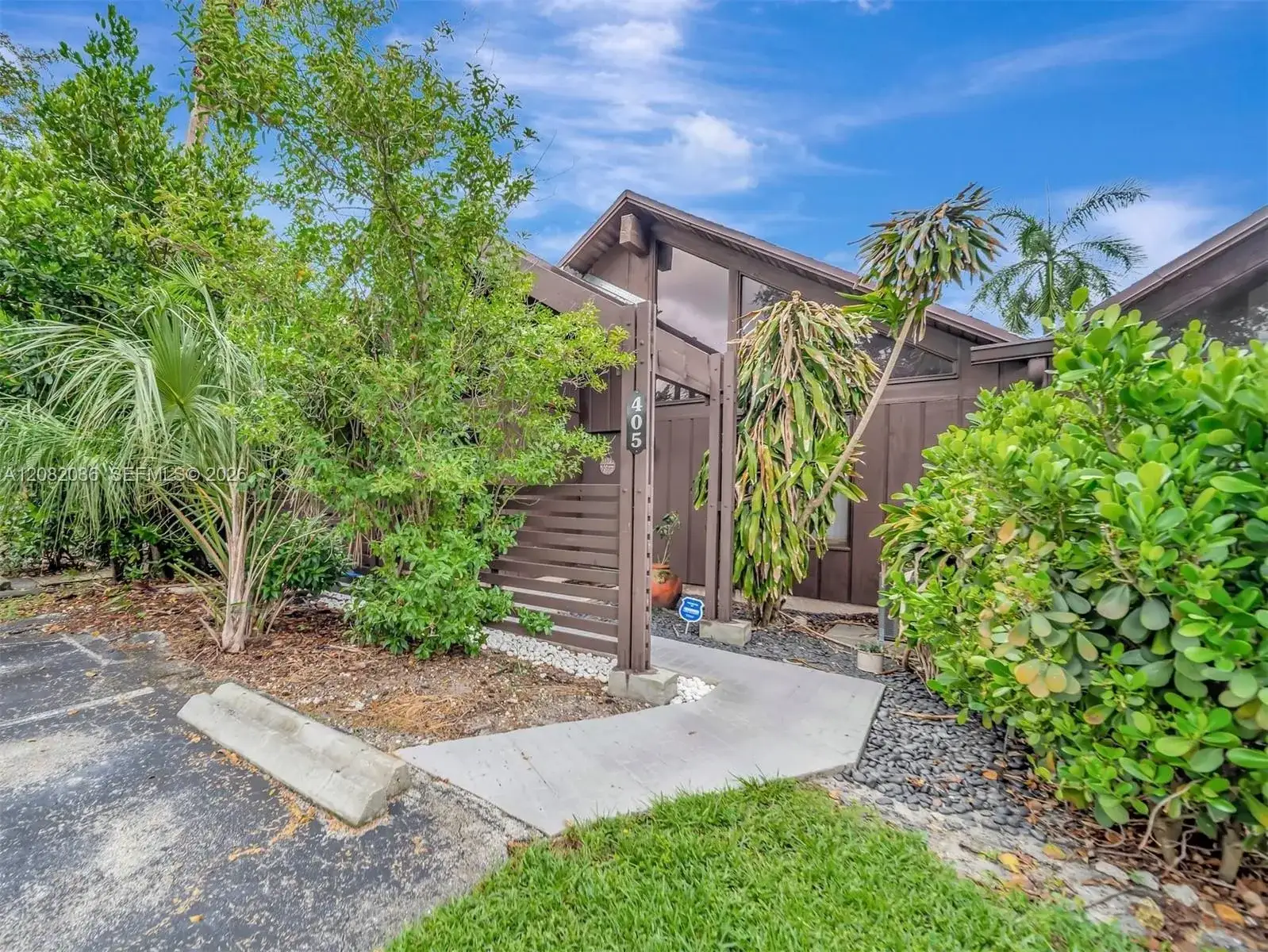 2 bedroom 2 bath Residential for sale at 405 N University Dr # 12, Plantation FL 33324