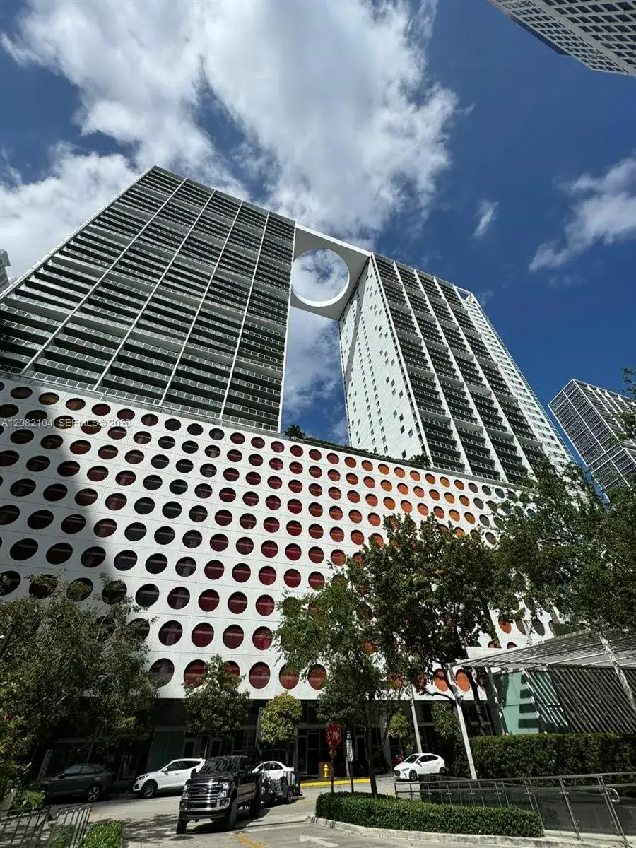 500 Brickell Ave # 3003, Miami FL 33131