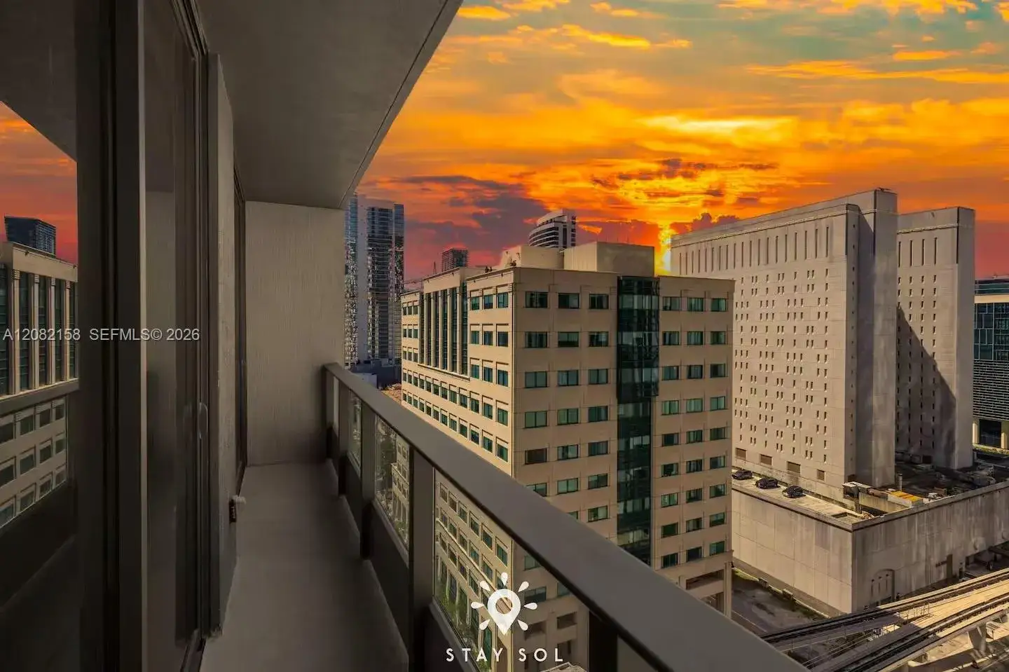 1 bedroom 1 bath Residential Lease for rent at 121 NE 5th St # 1706, Miami FL 33132