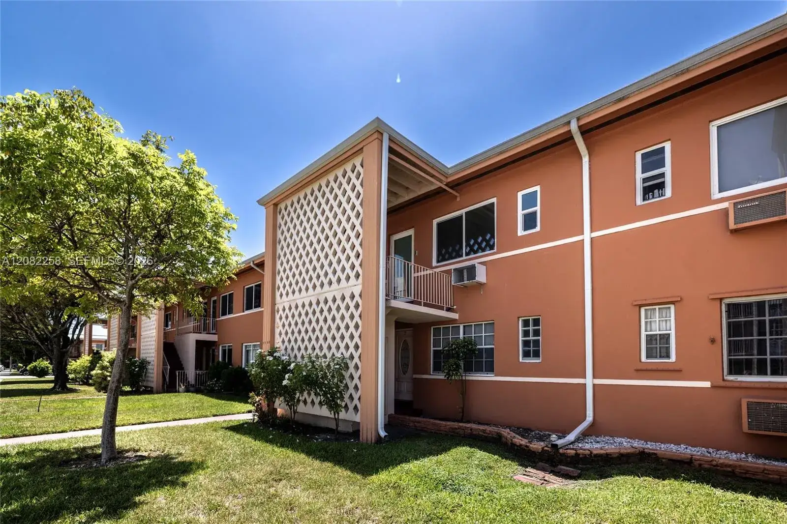 1 bedroom 1 bath Residential for sale at 3550 SW 9th Ter # 8B, Miami FL 33135