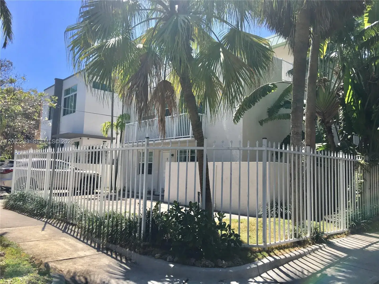 2 bedroom 1 bath Residential Lease for rent at 3203 Mary St # 4, Miami FL 33133