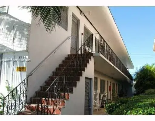 1 bath Residential Lease for rent at 8132 Harding Ave # 9, Miami Beach FL 33141