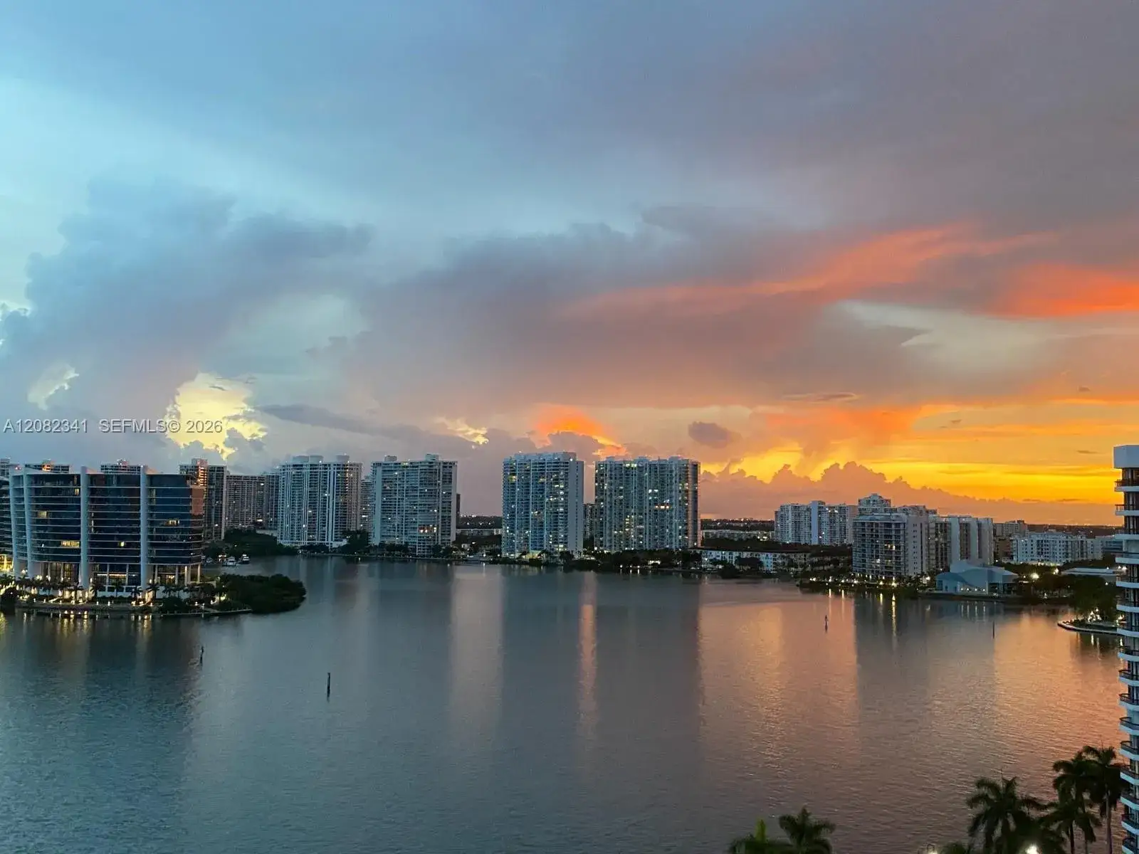 2 bedroom 2 bath Residential for sale at 19101 NE 36th Ct # 1704, Aventura FL 33180