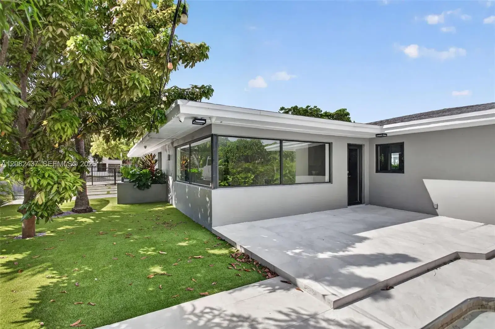 1215 NE 110th St, Miami FL 33161