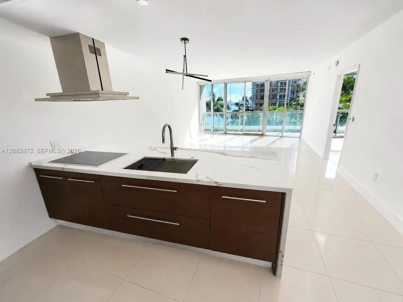 1 bedroom 1 bath Residential Lease for rent at 465 Brickell Ave # 417, Miami FL 33131