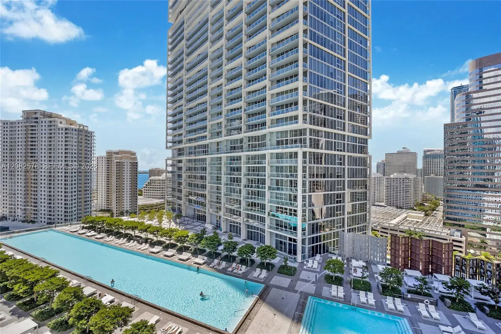 1 bedroom 1 bath Residential Lease for rent at 485 Brickell Ave # 2609, Miami FL 33131