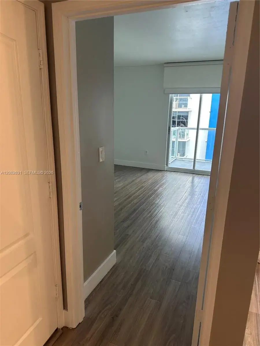 2 bedroom 1 bath Residential Lease for rent at 5091 NW 7th St # 811, Miami FL 33126