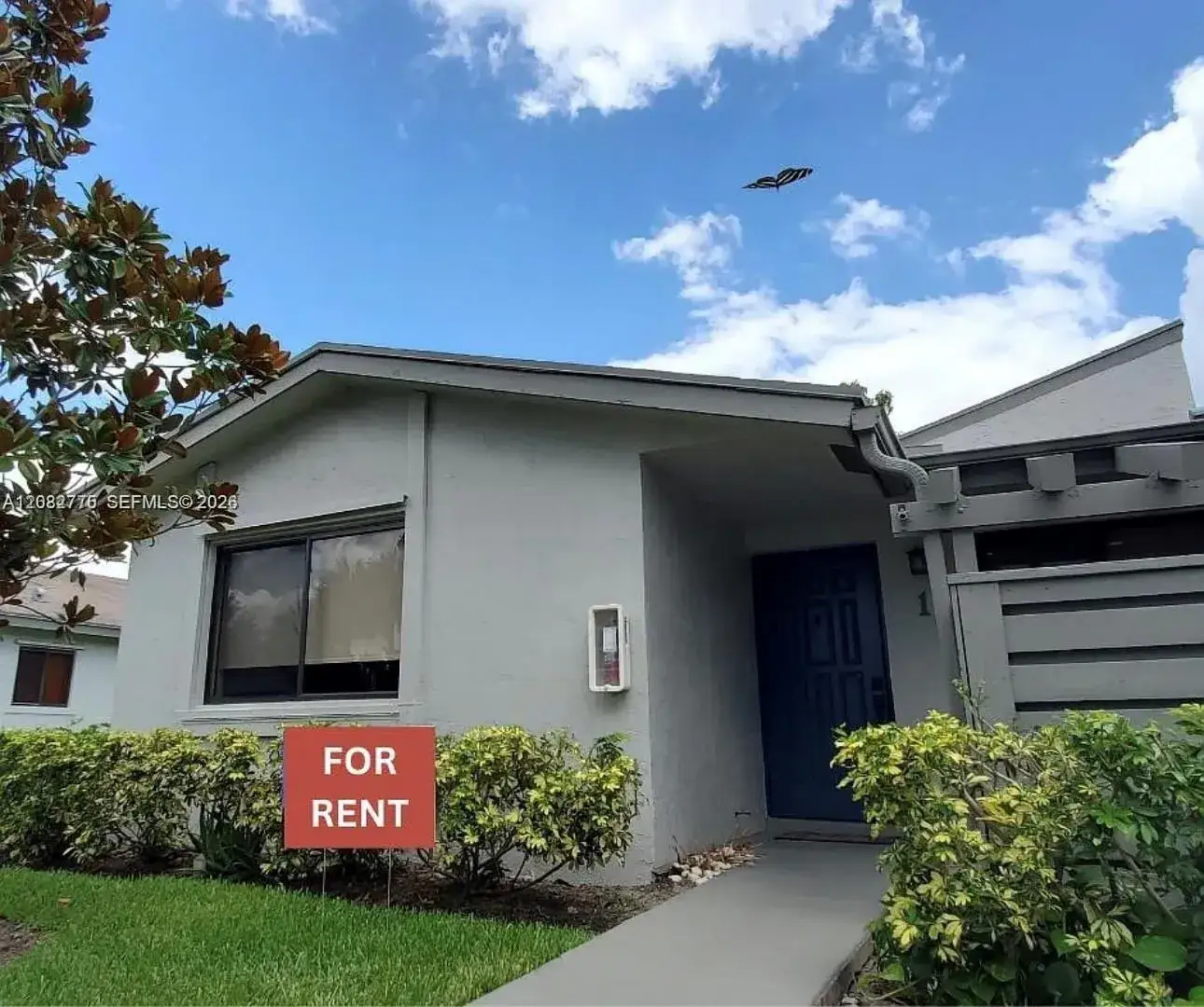 3 bedroom 2 bath Residential for sale at 445 Lakeview Dr # 1, Weston FL 33326