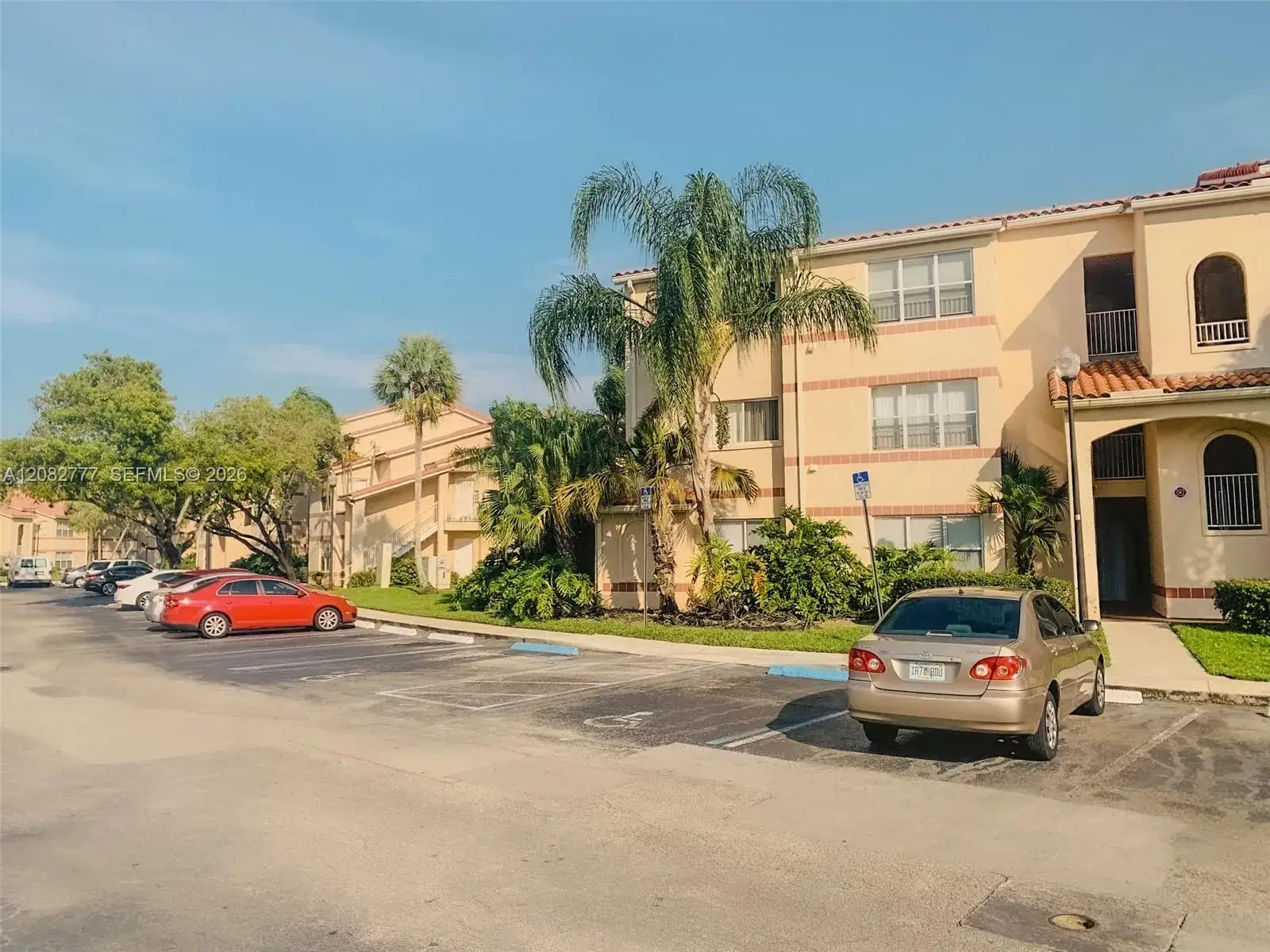 2 bedroom 1 bath Residential for sale at 3380 N Pinewalk Dr N # 1111, Margate FL 33063