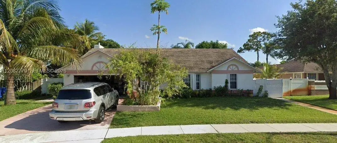 3 bedroom 2 bath Residential for sale at 110 Hemingway Ct, Royal Palm Beach FL 33411