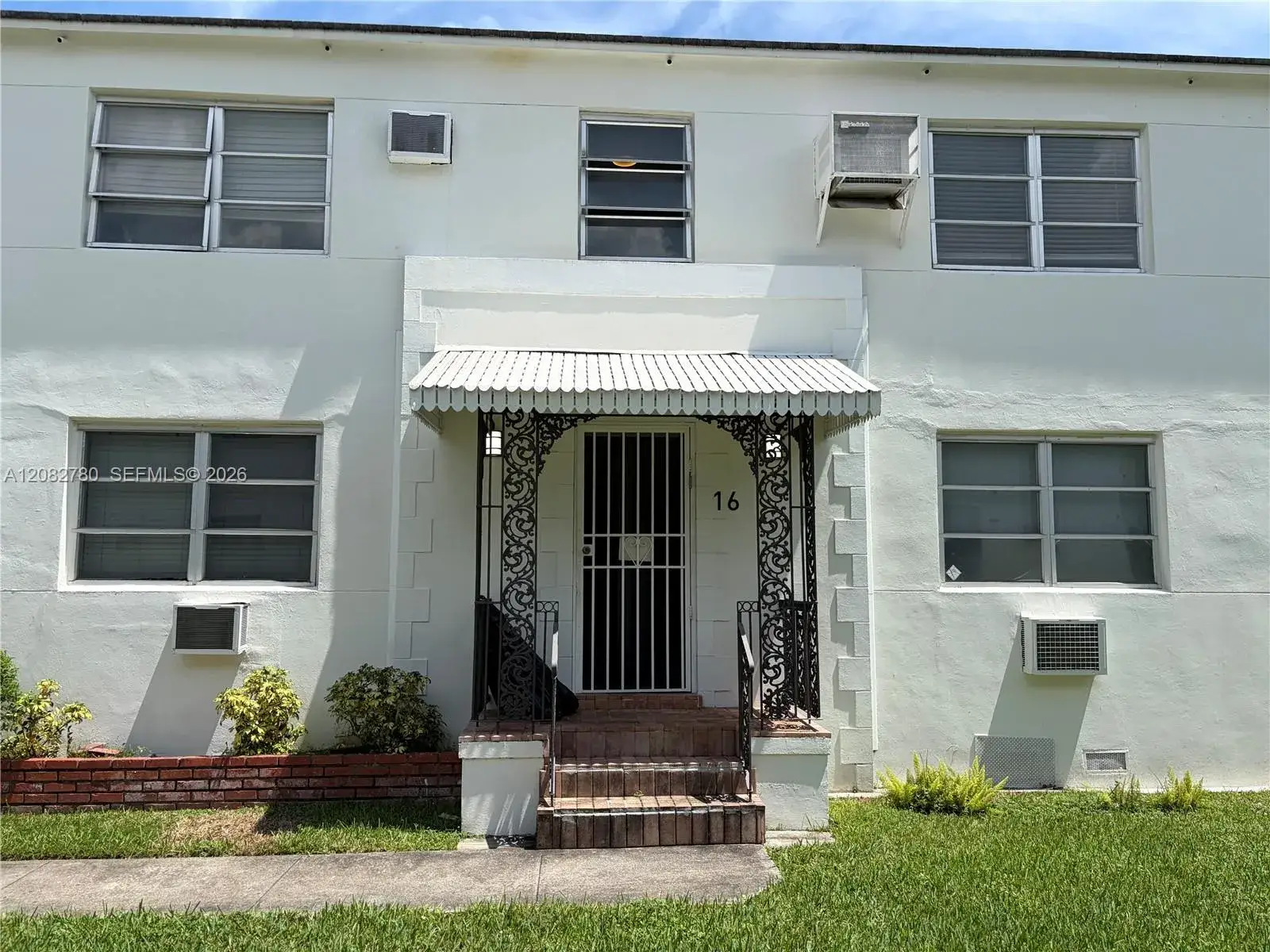 2 bedroom 1 bath Residential Lease for rent at 16 Santillane Ave # 4, Coral Gables FL 33134