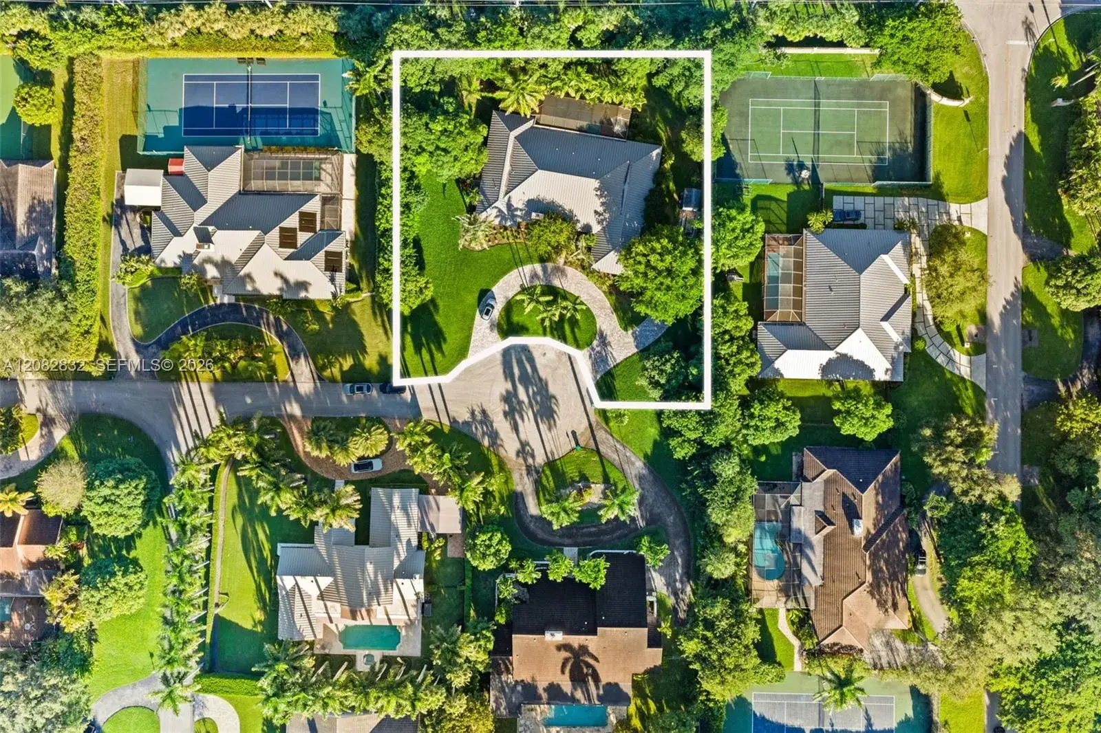5 bedroom 4 bath Residential for sale at 15625 SW 73rd Ct, Palmetto Bay FL 33157